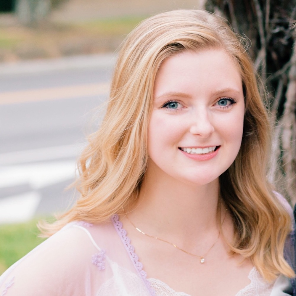 Meet your Posher, Maura